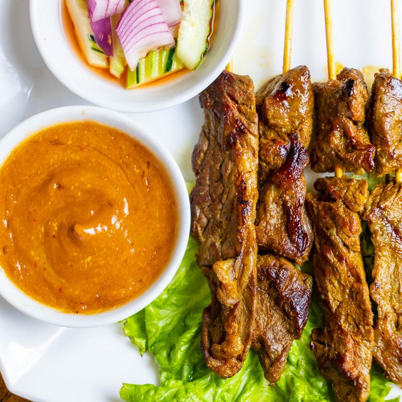 Beef satay with peanut sauce